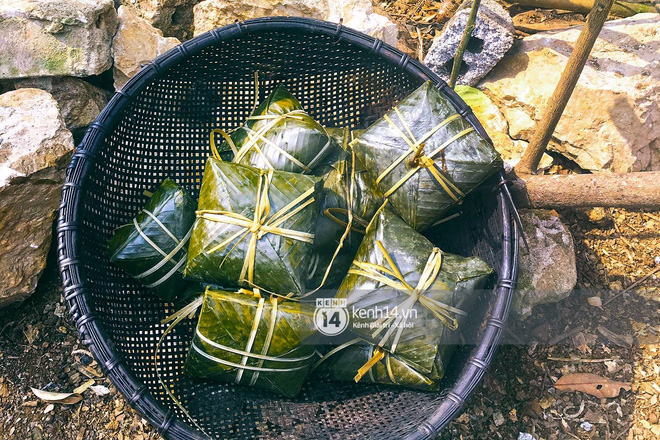 Anh em Tiến Dũng U23 về nhà ăn Tết, mua tivi mới cho gia đình vì muốn chúng con đá ở đâu, bố mẹ cũng có thể nhìn thấy Anh em Tiến Dũng U23 về nhà ăn Tết, mua tivi mới cho gia đình vì muốn chúng con đá ở đâu, bố mẹ cũng có thể nhìn thấy